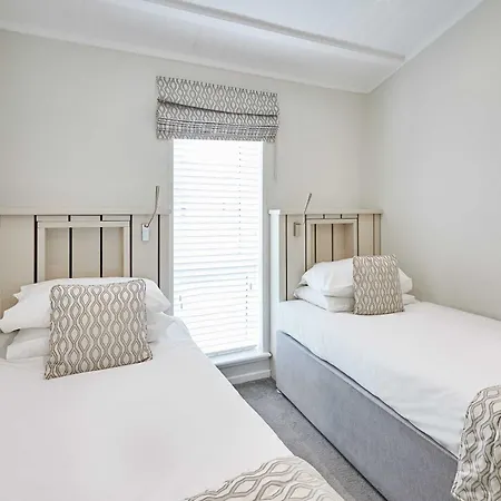 Кемпинг Host & - Roseberry View Retreat Грейт Эйтон